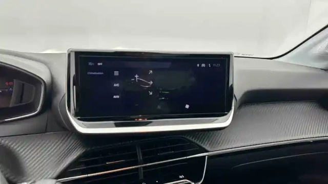 Peugeot 208 hybrid 110 ch e-dcs6 — photo 26