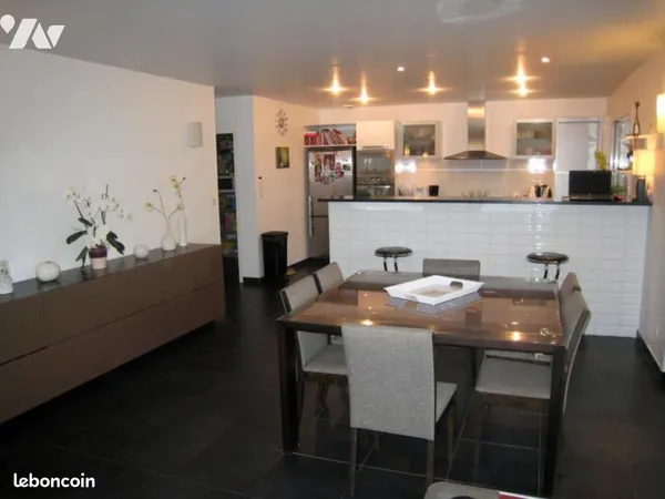Maison 7 pièces 222 m²