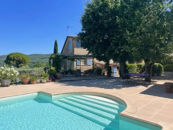 Maison 4 pièces 207 m²