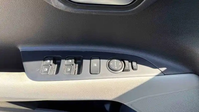Kia Stonic 1.0 t-gdi 100 ch isg bvm5 — photo 26