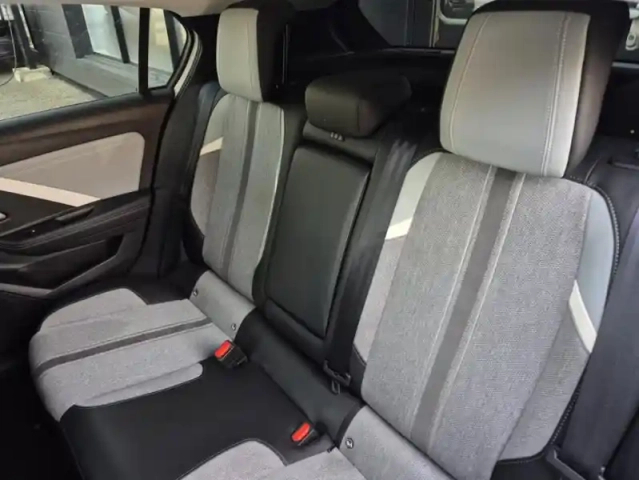 Opel Astra vi 1.2 turbo 130ch auto elegance business — photo 24