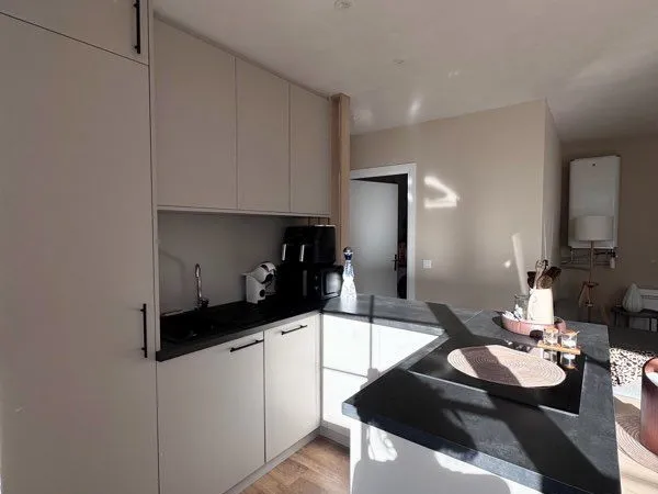 STRASBOURG CENTRE -- RUE DE MOLSHEIM-- 2 PIECES, 43m2-- DANS UNE COUR INTERIEUR SECURISE--- AU CALME