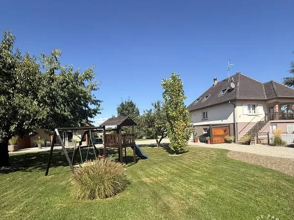 Maison 6 pièces 300 m²