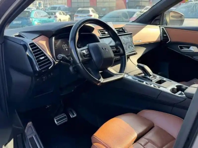 Ds Ds 7 crossback puretech 180ch grand chic automatique 9cv 119g — photo 4