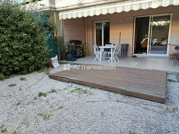 DRAGUIGNAN : Beau 2 pieces, Jardin, Parking, Cave