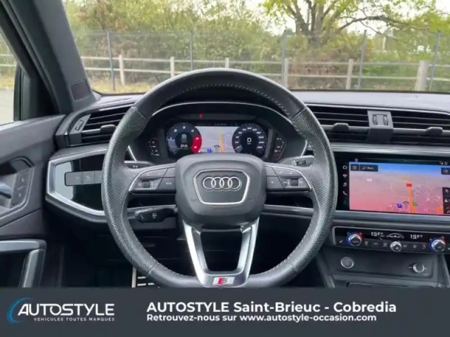 Audi Q3 35 tdi 150ch s line s tronic 7 — photo 29