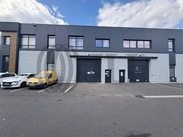 Local d'activité 1040 m²