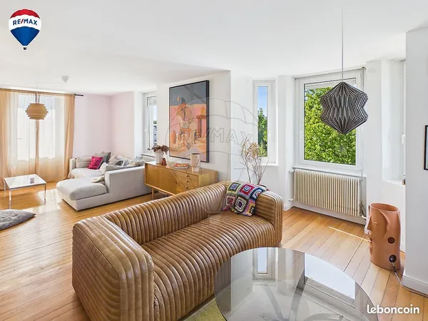 Maison 8 pièces 196 m²