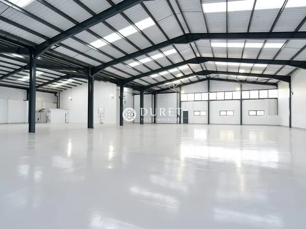 Local d'activité 162 m²