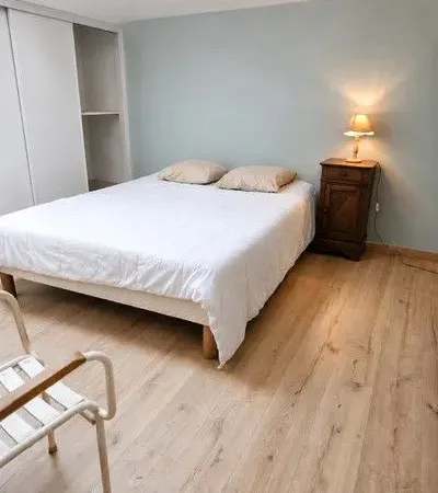Chambre meublée 14m2 - 25 min de La Rochelle