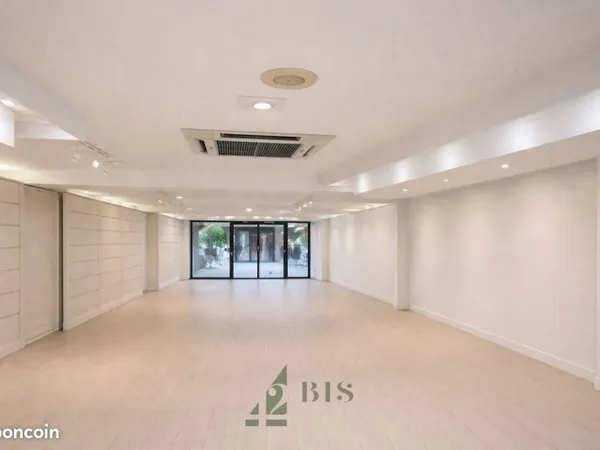 Local commercial 145 m² Roanne