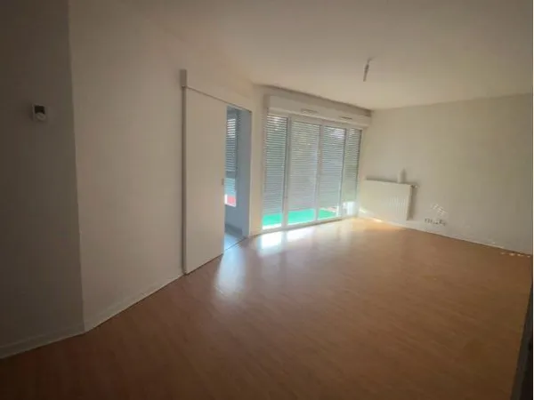 Appartement T3 de 65 m² avec balcon et parking - Pessac Châtaigneraie