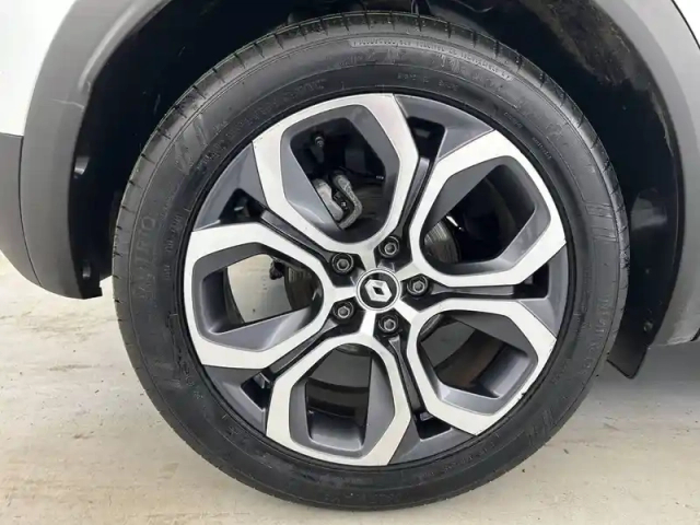 Renault Captur e-tech 145 - 21 — photo 21