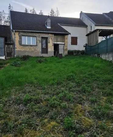 Maison mitoyenne à rénover
