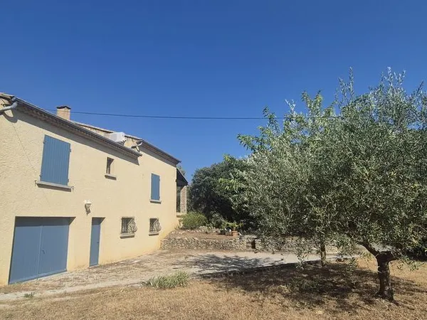 Villa sur bedoin 110 m2 HA plus 90 m2 sous sol terrain 2200