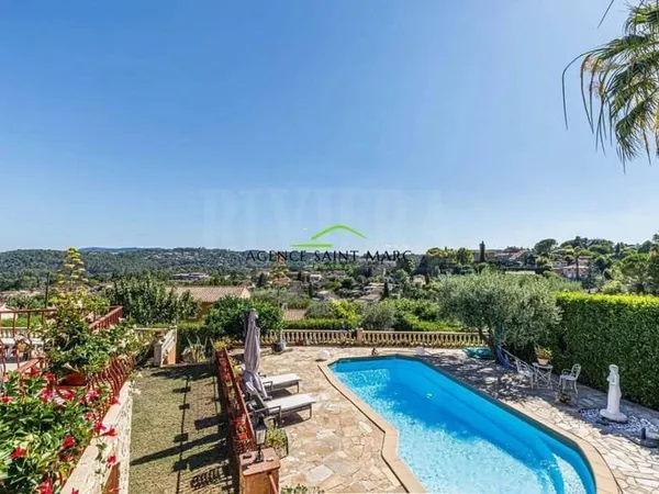 Maison 9 pièces 298 m²