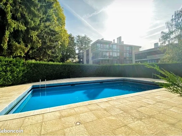 Jouy-en-Josas centre - Studio meublé de 14 m² avec jardin privatif
