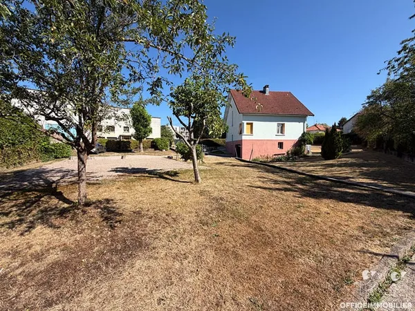 4 vents : Maison à fort potentiel sur un terrain constructible de 1 318 m²