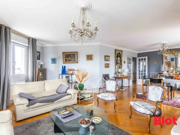 A VENDRE CHEZ BLOT - CITE JUDICIAIRE- T6