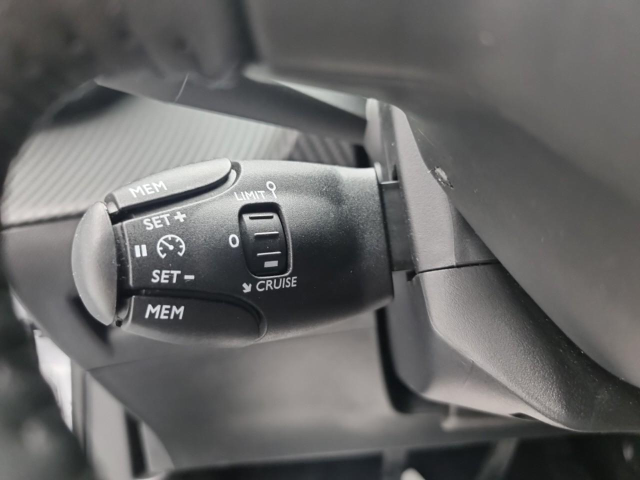 Peugeot 2008 100 s&s bvm6 style — photo 18