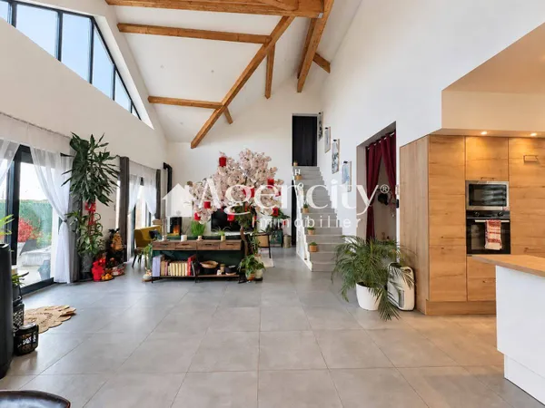 Maison 6 pièces 156 m²