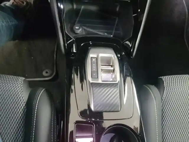 Peugeot 208 hybrid 110 e-dcs6 — photo 17