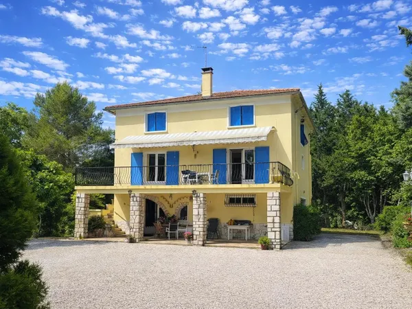 VILLA SUR 3 NIVEAUX AVEC 3 LOGEMENTS BESSE