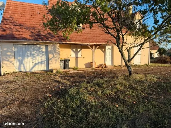 Maison individuelle 108 m², 4 chambres et jardin - Chambon la forêt