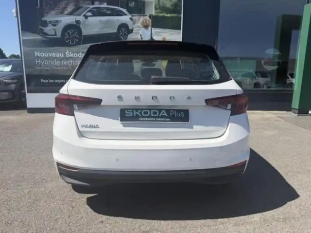 Skoda Fabia 1.0 mpi 80ch ambition — photo 6