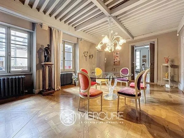 Appartement 8 pièces 240 m²