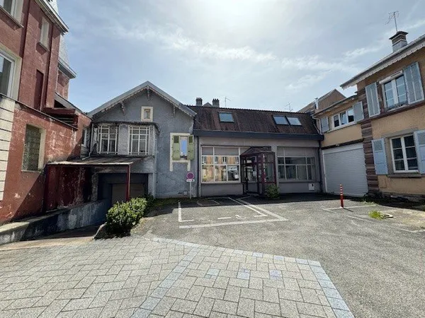BELFORT - Secteur Faubourg de MONTBELIARD Local professionnel de 330 m2