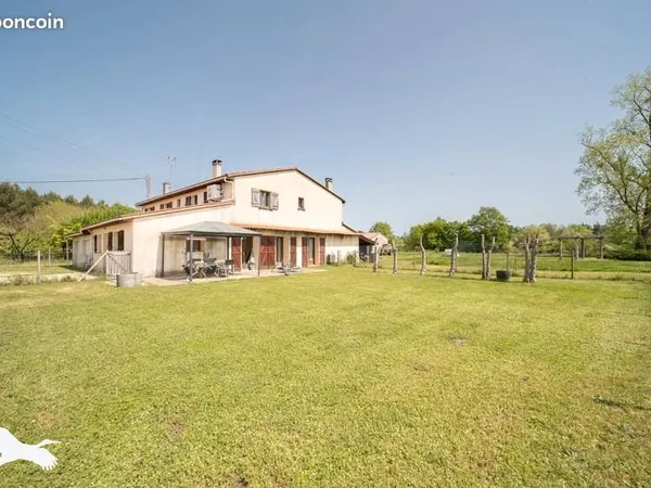 Maison 10 pièces 309 m²
