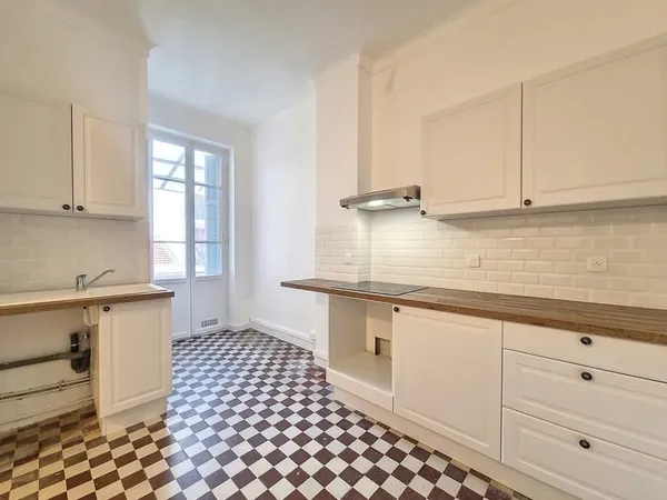 F2 RUE MICHEL BOZZI