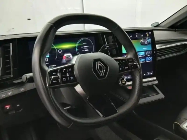 Renault Megane e-tech electric 220ch iconic autonomie confort -25 — photo 3