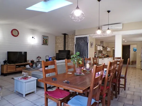 Maison 6 pièces 202 m²