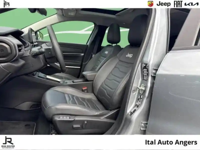 Jeep Avenger electrique 156ch 115kw summit/toit ouvrant/cuir/pac — photo 9