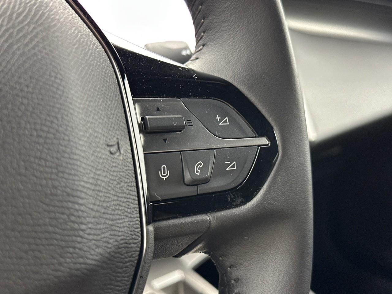 Peugeot 308 electrique 54 kwh 156ch gt — photo 19