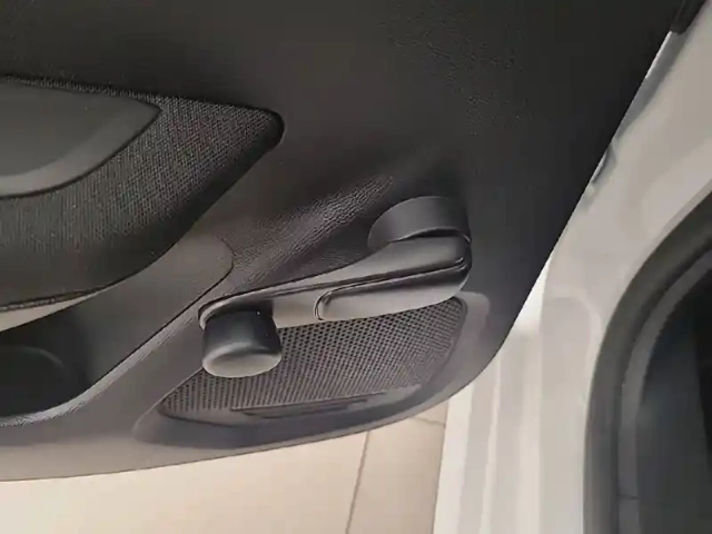 Peugeot 208 puretech 100 s&amp;s bvm6 — photo 28
