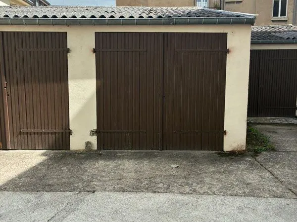 Parking garage box Fermé - Sablon - Proche Gare