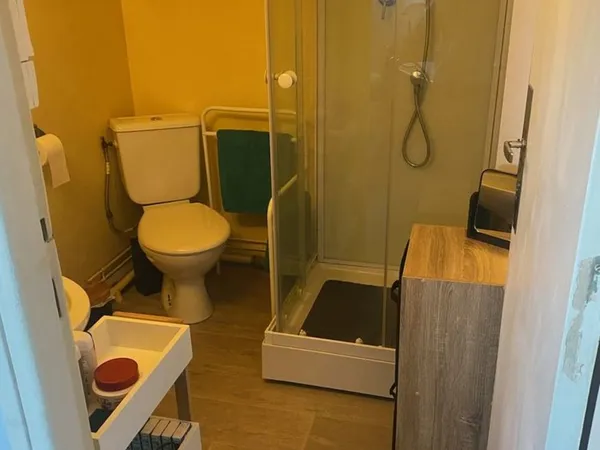 Chambre meublée chez l'habitant TCC accès indépendant