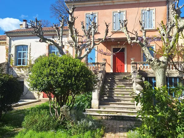 Vends maison avec piscine et studio indépendant