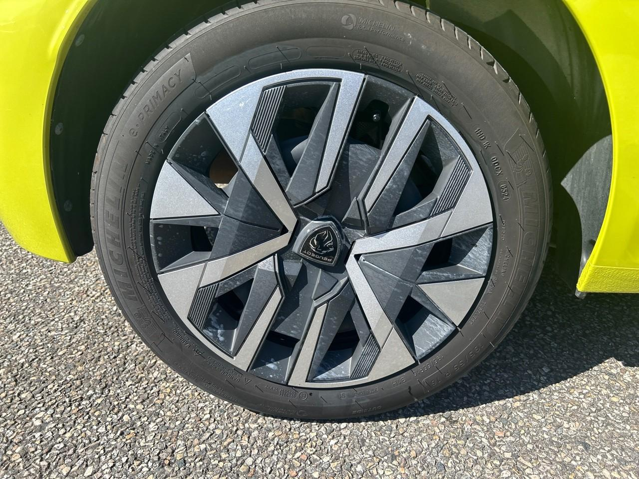 Peugeot 208 1.2 puretech 75ch s&s active — photo 11