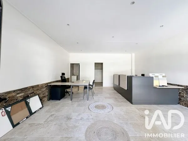 Local commercial 1 pièce 48 m²