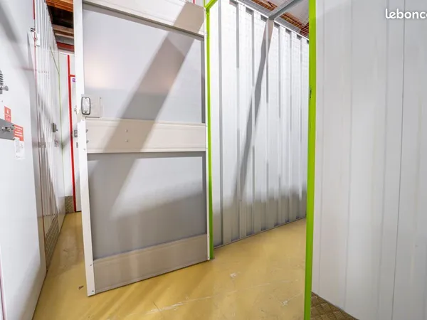 Garage/box 4 m² Pommeret