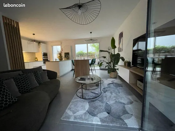 Chambre coloc dans maison