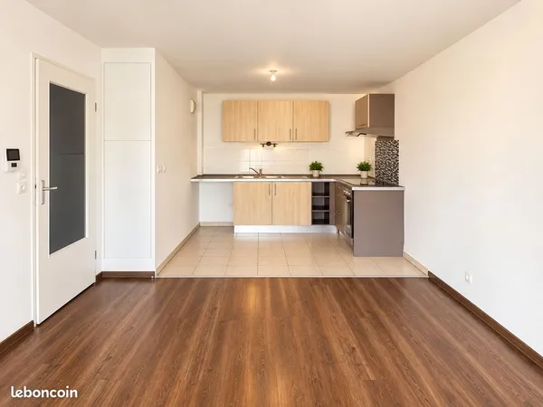 LOMME T2 48 m² avec balcon, parking couvert