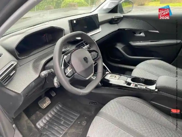 Peugeot 208 e- 136ch 50 kwh allure — photo 15