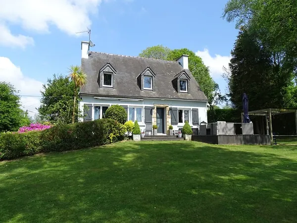 MORBIHAN. Une maison exceptionnelle ! Maison individuelle de 4 chambres avec un magnifique jardin, p