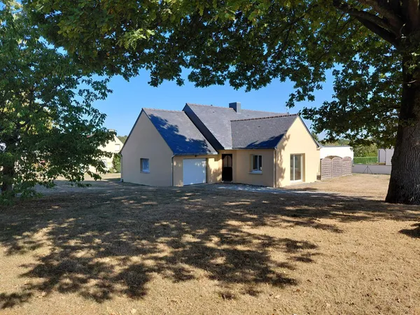 Maison de plain-pied avec 4 chambres!