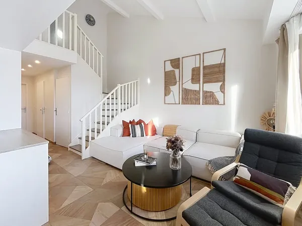 MAGNIFIQUE DUPEX AU DERNIER ETAGE